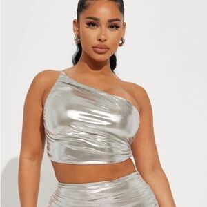New fashion nova metallic Top